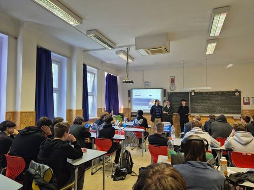 22_ERASMUS_7_02.jpg